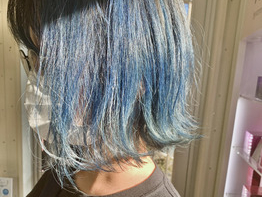 実はブルーのヘアカラー